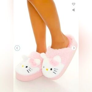 FOREVER 21 Hello Kitty Platform House Slippers medium NWT